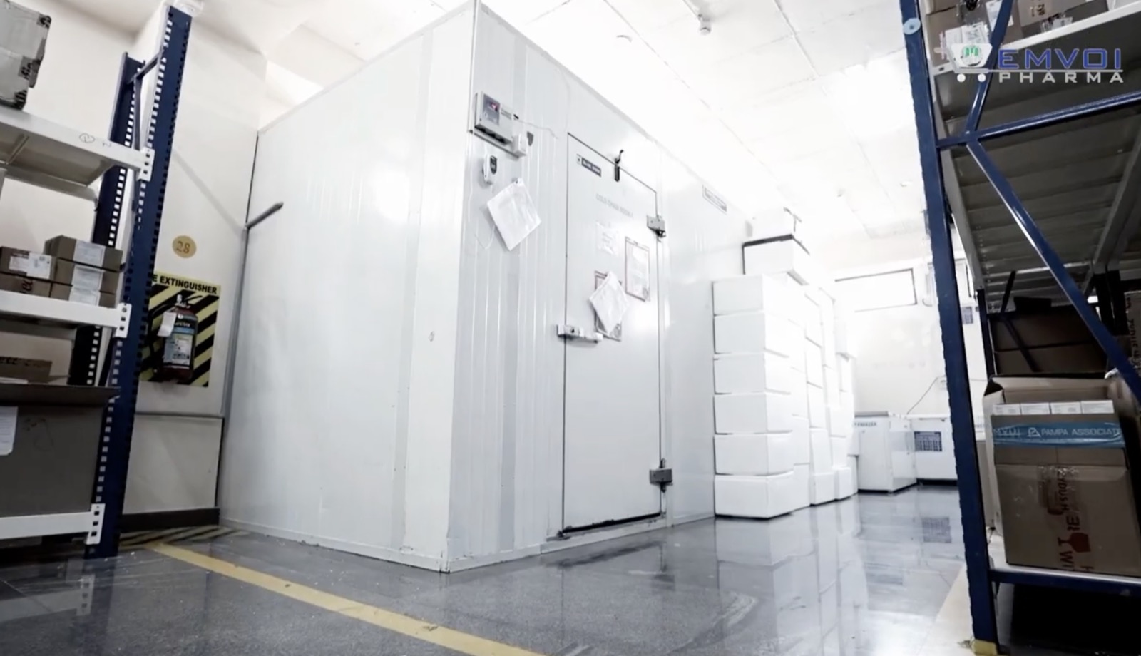 Temperature-controlled cold room facility